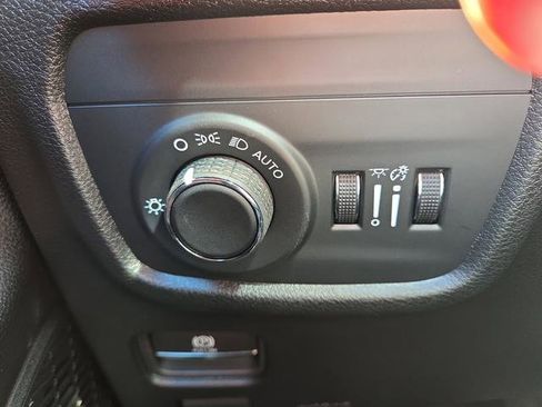 New 2025 Jeep Grand Cherokee Altitude image 25