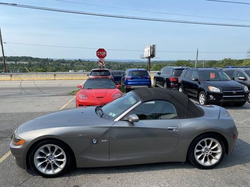 Used 2004 BMW Z4 2.5i RWD image 12