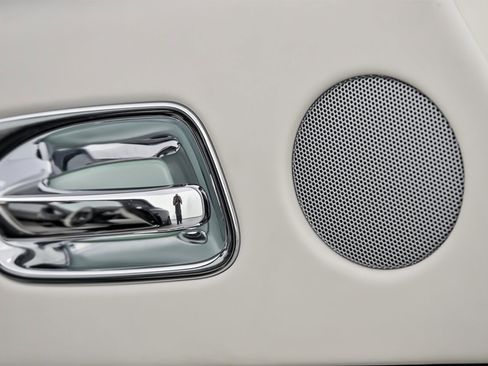 Used 2019 Rolls-Royce Wraith image 20