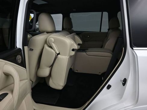 Used 2024 INFINITI QX80 Sensory AWD/4WD image 29