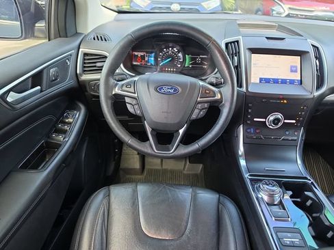 Used 2020 Ford Edge Titanium w/ Equipment Group 301A FWD image 10