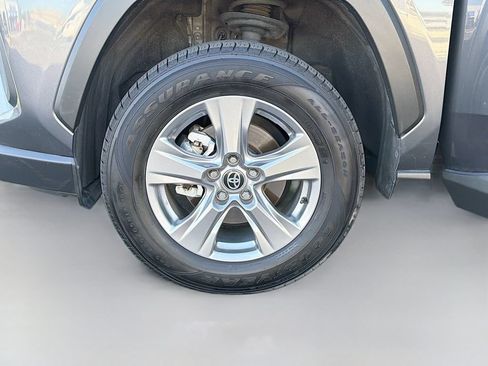 Used 2025 Toyota RAV4 XLE FWD image 29