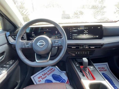 New 2025 Nissan Kicks SR image 19