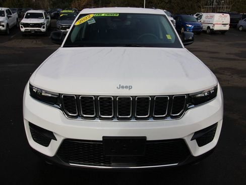 Used 2023 Jeep Grand Cherokee Laredo w/ Luxury Tech Group I AWD/4WD image 8