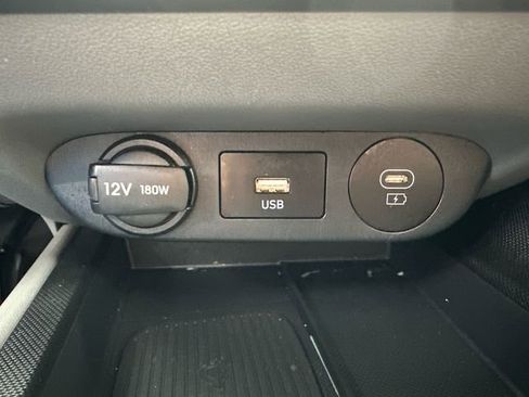 Used 2025 Hyundai Elantra SEL image 41