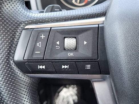 Used 2025 Mitsubishi Outlander AWD image 16