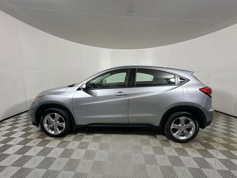 Used 2017 Honda HR-V LX image 4
