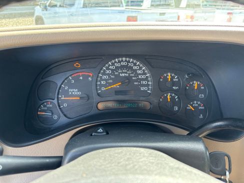 Used 2004 GMC Sierra 2500 SLE w/ Heavy-Duty Power Package AWD/4WD image 16