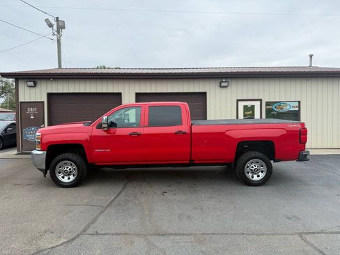 Used 2016 Chevrolet Silverado 2500 W/T w/ WT Convenience Package AWD/4WD image 2