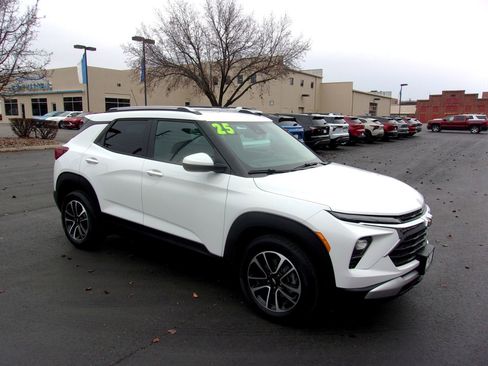 Certified 2025 Chevrolet TrailBlazer LT w/ Convenience Package image 1