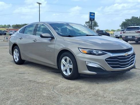Used 2024 Chevrolet Malibu LS FWD image 3