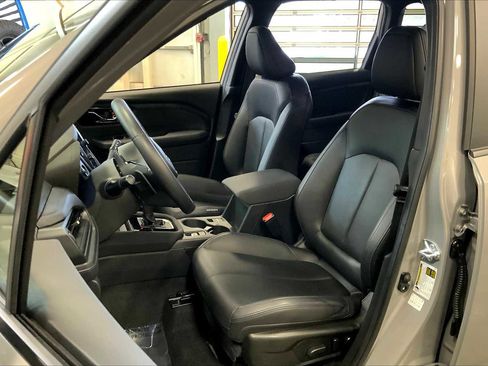 Certified 2025 Subaru Forester Limited image 8