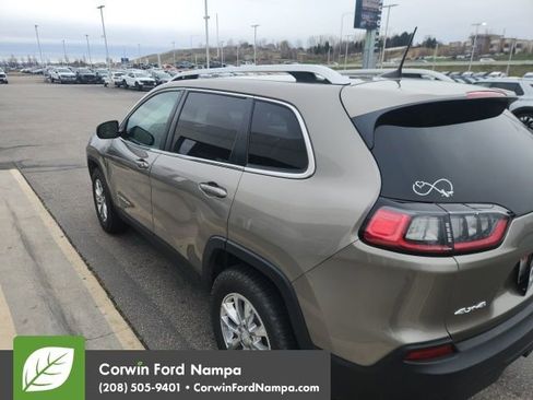 Used 2019 Jeep Cherokee Latitude w/ Cold Weather Group image 8