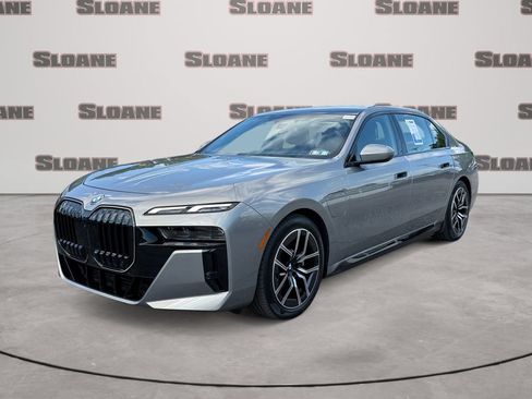 Used 2026 BMW 750e xDrive AWD/4WD image 1