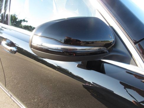 Used 2023 Mercedes-Benz GLB 250 4MATIC image 11