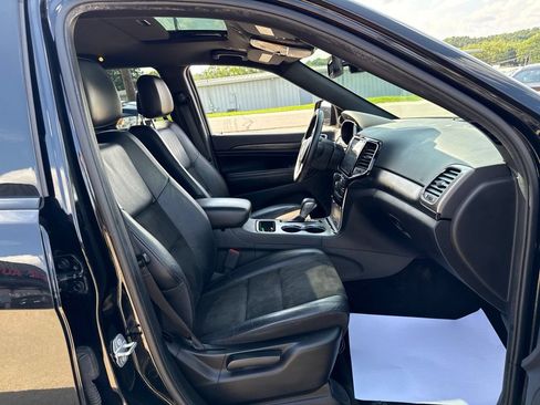 Used 2019 Jeep Grand Cherokee Altitude AWD/4WD image 42