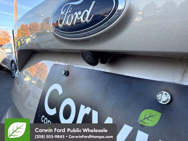 Used 2018 Ford Escape SE w/ SE Sync 3 Package AWD/4WD image 11