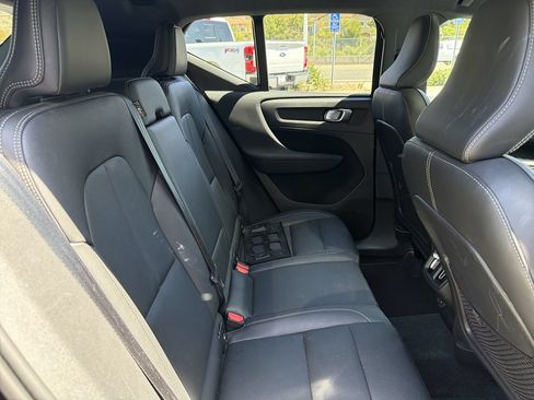 Used 2020 Volvo XC40 T5 Momentum AWD/4WD image 23