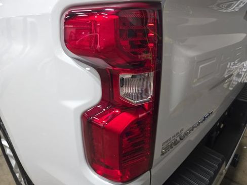 Used 2023 Chevrolet Silverado 1500 LT w/ Safety Package AWD/4WD image 36