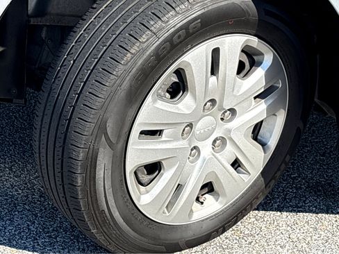 Used 2020 Dodge Journey SE w/ SE Popular Equipment Group image 23