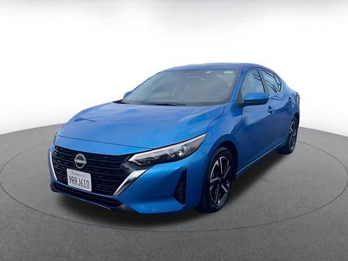 Used 2025 Nissan Sentra SV image 7