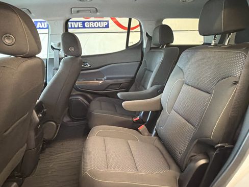 Used 2022 GMC Acadia SLE FWD image 22