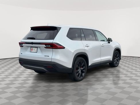 Used 2025 Toyota Grand Highlander XLE image 7