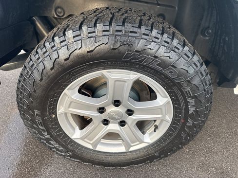 Used 2021 Jeep Wrangler Unlimited Sport image 29