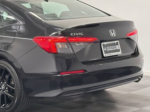 Used 2023 Honda Civic Sport image 7