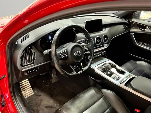 Used 2018 Kia Stinger GT2 AWD/4WD image 14