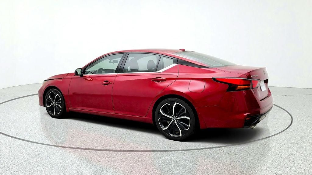 Used 2024 Nissan Altima 2.5 SR w/ SR Premium Package FWD image 7