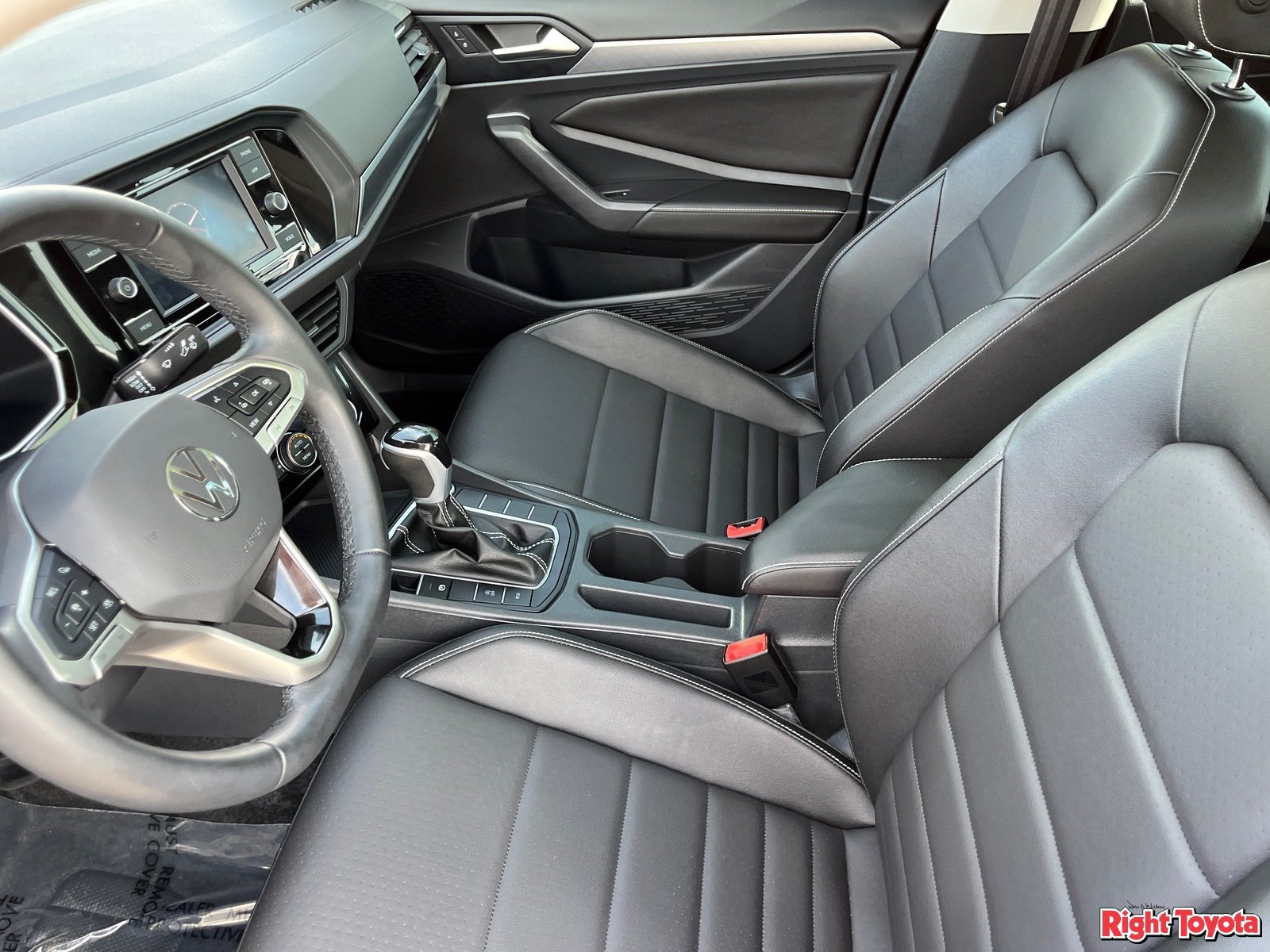 Used 2024 Volkswagen Jetta SE w/ Panoramic Sunroof Package FWD image 20