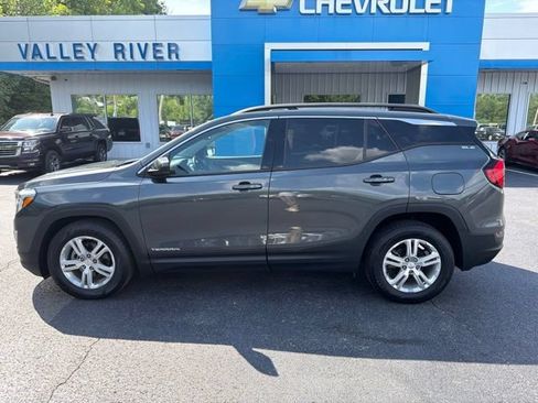 Used 2020 GMC Terrain SLE w/ Driver Convenience Package FWD image 9