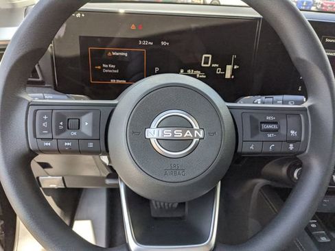 Certified 2025 Nissan Kicks SV w/ SV Premium Package AWD/4WD image 38