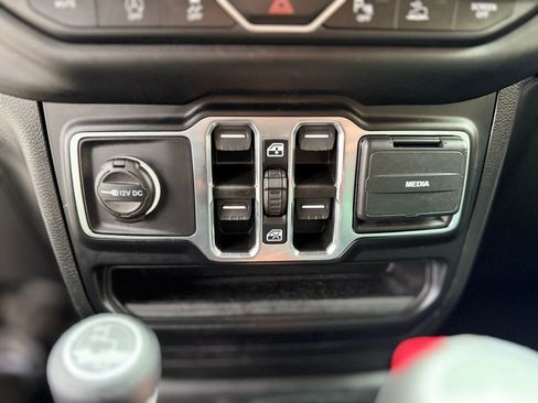 Used 2021 Jeep Wrangler Unlimited Sport image 21