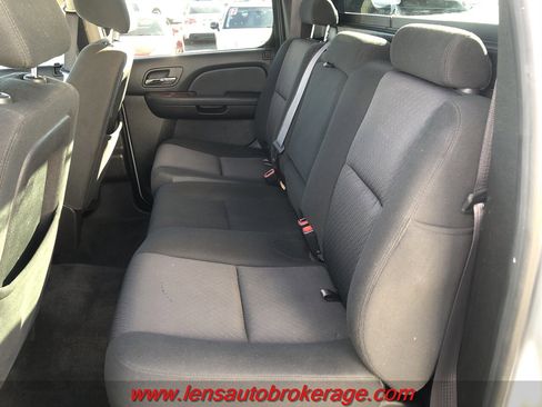 Used 2012 Chevrolet Avalanche LS w/ Convenience Package image 16