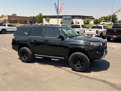 Used 2020 Toyota 4Runner TRD Off-Road Premium w/ Moonroof Package AWD/4WD image 6