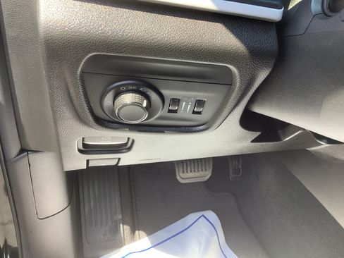 Used 2024 Jeep Grand Cherokee Altitude AWD/4WD image 12