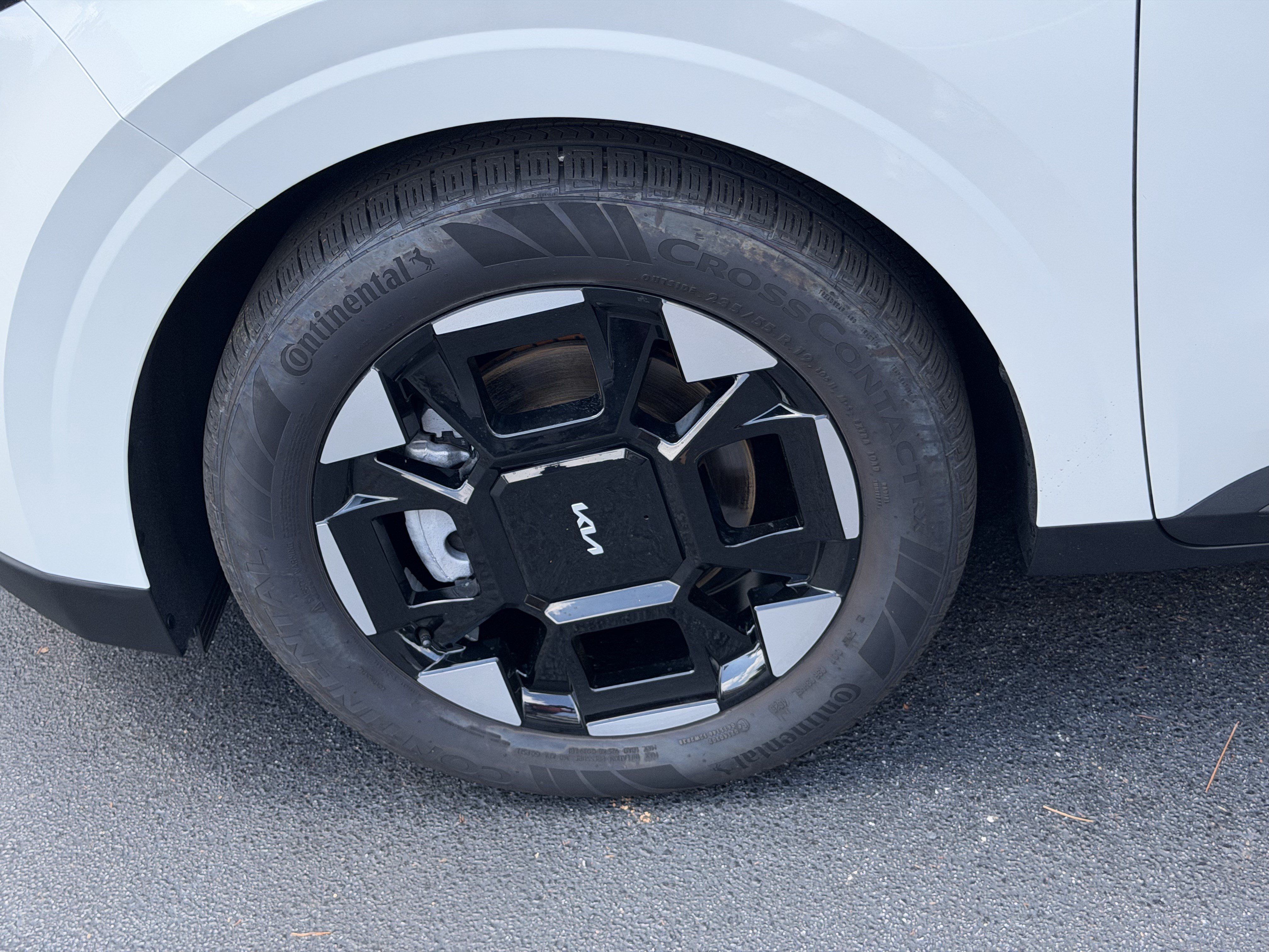 Certified 2026 Kia Carnival EX FWD image 11