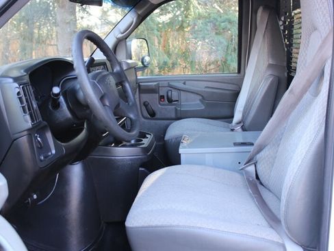 Used 2007 Chevrolet Express 1500 AWD image 10