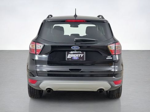 Used 2018 Ford Escape SE w/ SE Sync 3 Package FWD image 4
