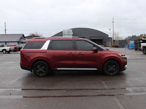 Used 2022 Kia Carnival SX Prestige image 4
