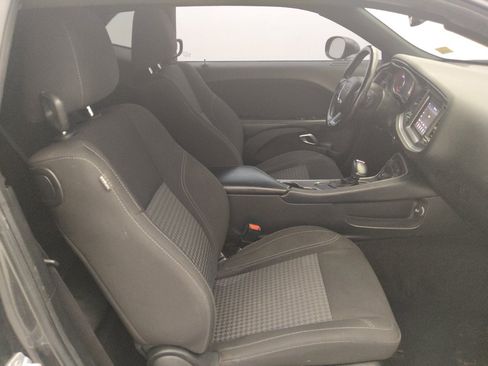 Used 2021 Dodge Challenger SXT w/ Driver Convenience Group RWD image 21
