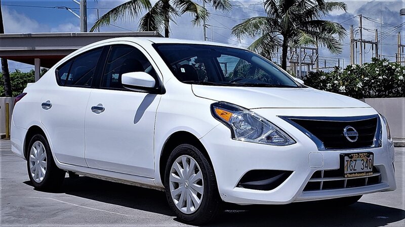 Used 2018 Nissan Versa SV FWD image 4