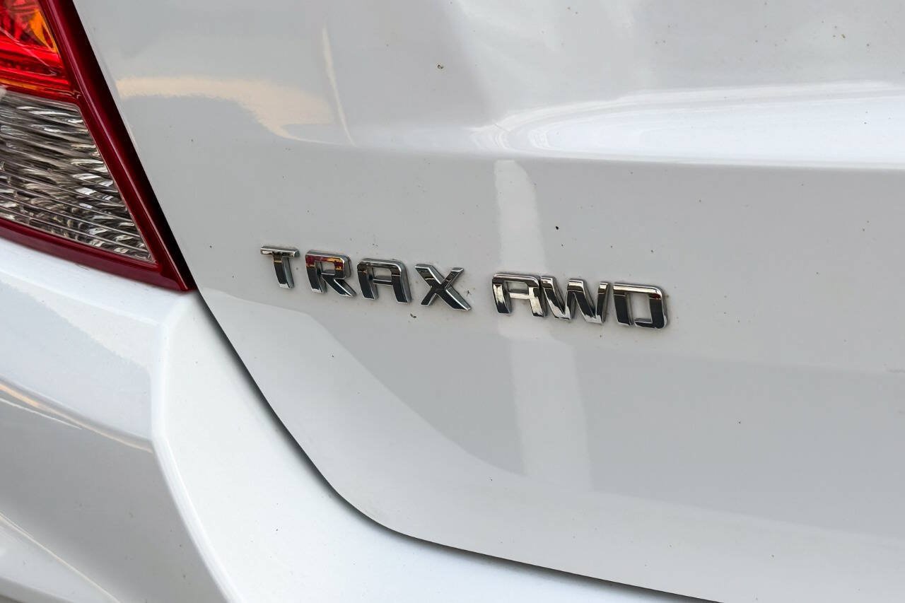 Used 2019 Chevrolet Trax LS AWD/4WD image 13