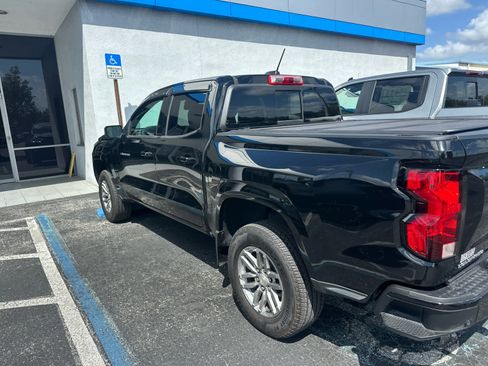 Used 2024 Chevrolet Colorado LT w/ LT Convenience Package II image 2
