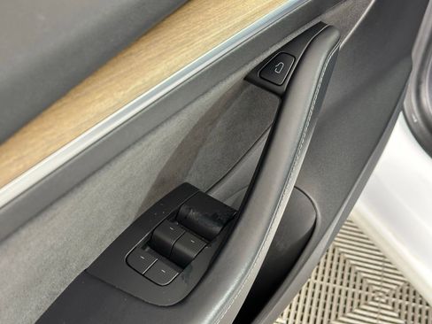 Used 2021 Tesla Model 3 Standard Range Plus image 37