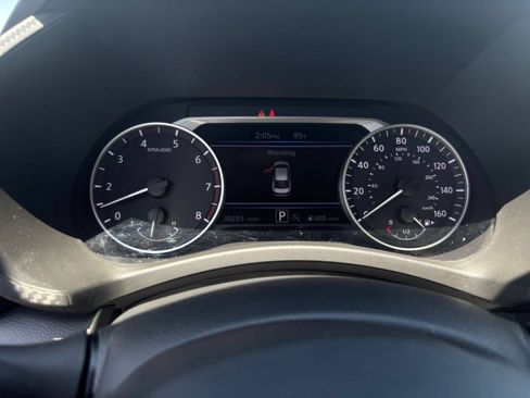Used 2025 Nissan Sentra SV FWD image 41