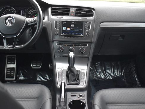 Used 2017 Volkswagen Golf Alltrack SE image 30