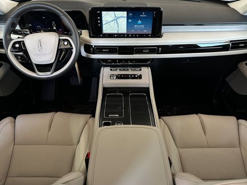 New 2025 Lincoln Aviator Reserve w/ Luxury Package image 12